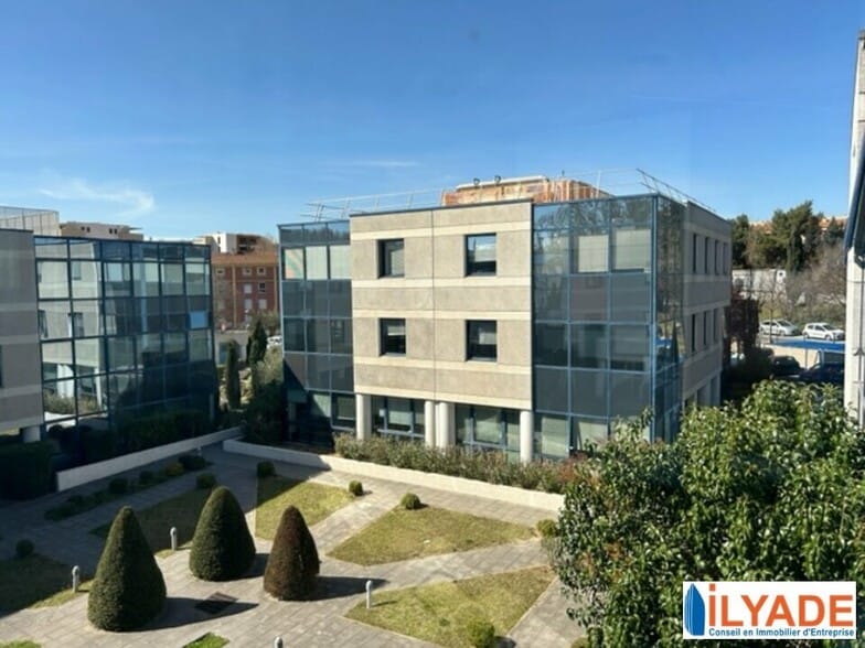 1 Rue Mahatma Gandhi, Aix-en-Provence for lease - Building Photo - Image 2 of 14