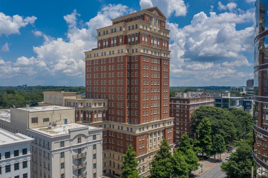 1355 Peachtree St NE, Atlanta, GA à louer - Photo du bâtiment - Image 2 de 19