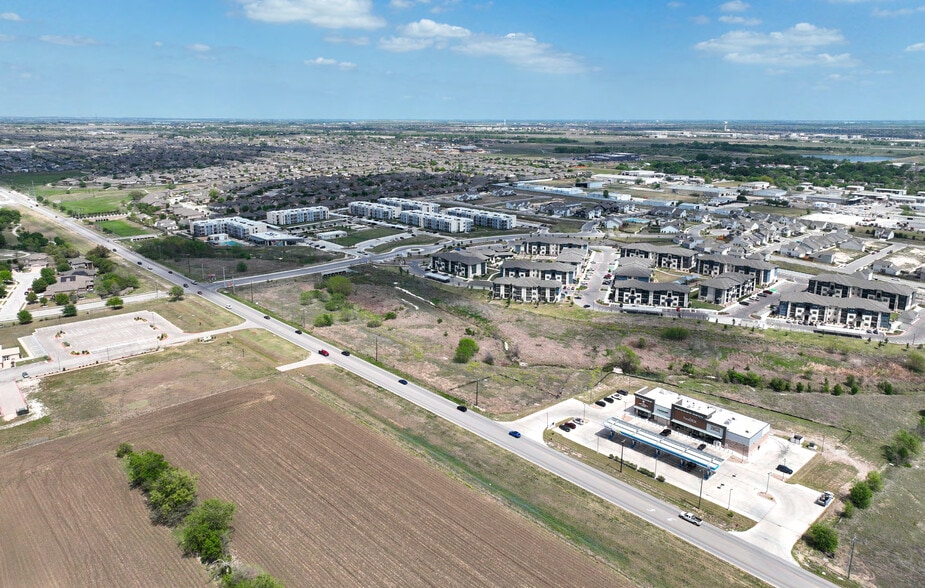 8755 County Road 110, Round Rock, TX à vendre - Aérien - Image 2 de 2
