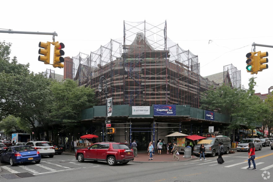 3702-3708 82nd St, Jackson Heights, NY for lease - Building Photo - Image 1 of 3