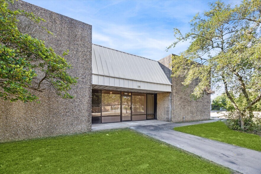 10131 Alfred Ln, Houston, TX à vendre - Photo du bâtiment - Image 2 de 12