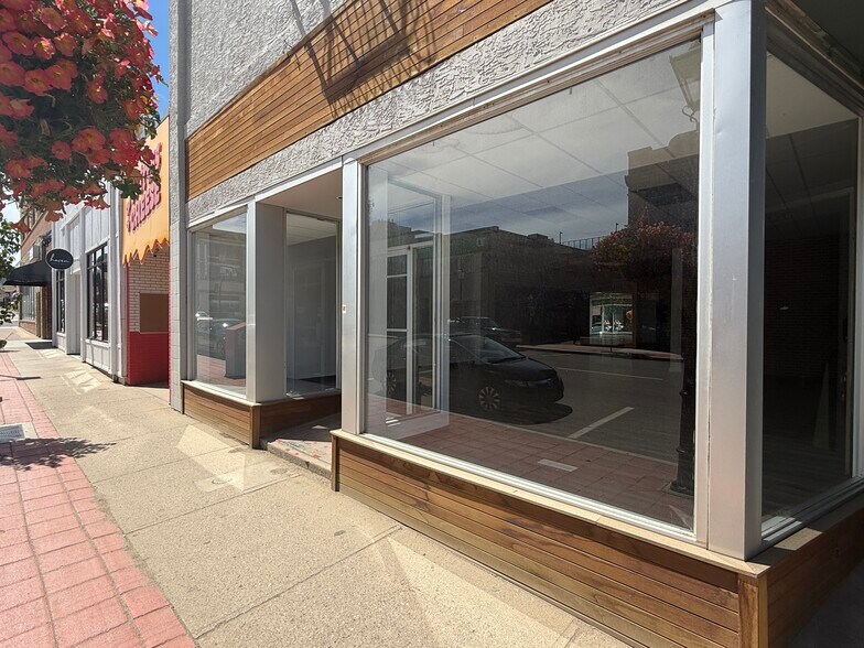 622 3 St SE, Medicine Hat, AB à louer - Photo du bâtiment - Image 2 de 39