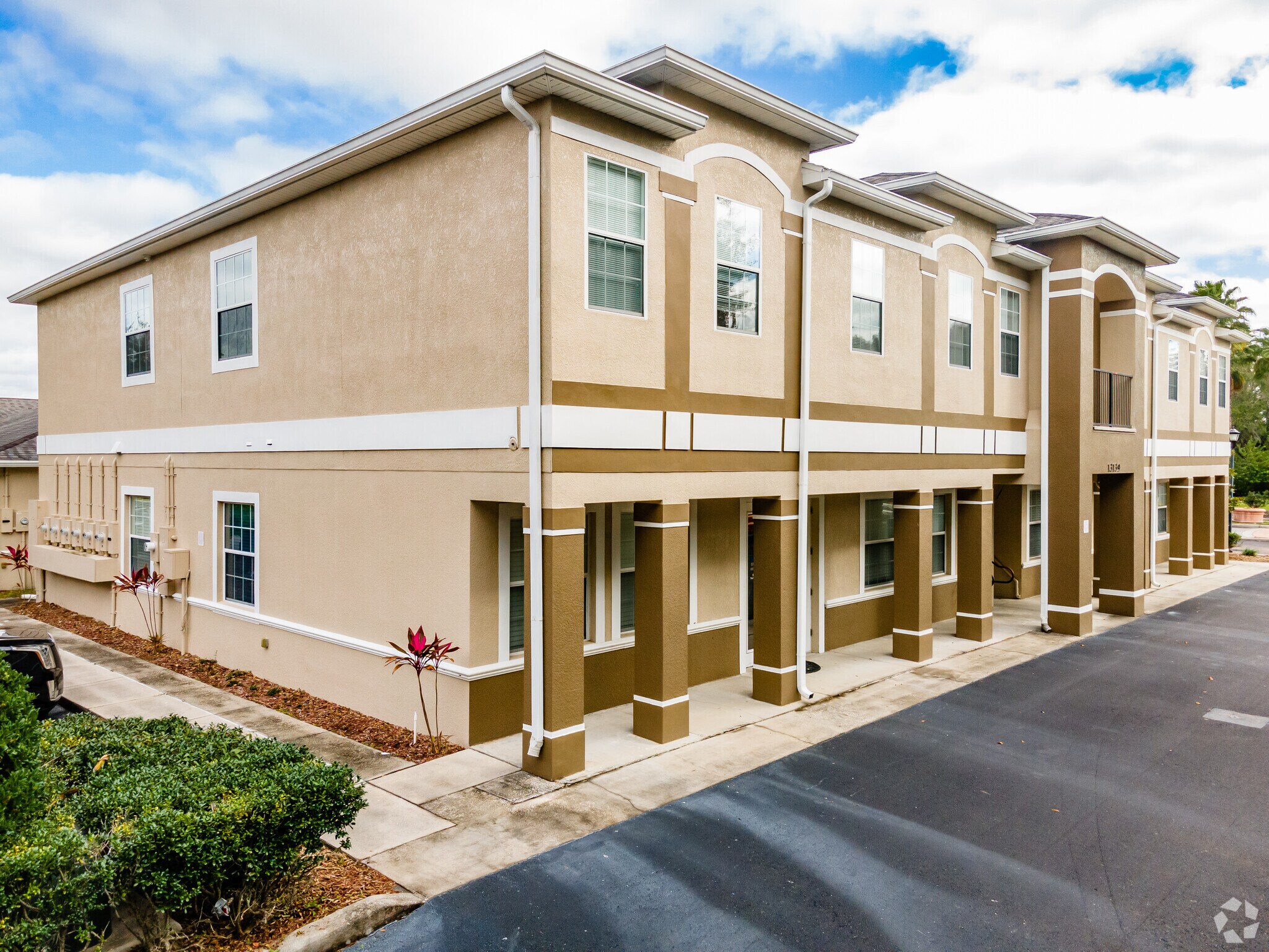 13139 W Linebaugh Ave, Tampa, FL à louer Photo principale- Image 1 de 19