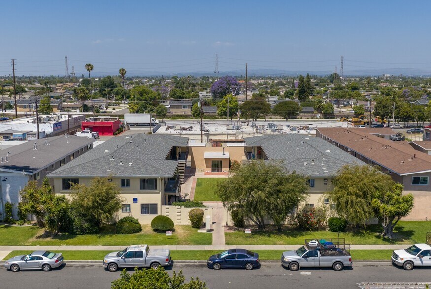 9551-9561 Maureen Dr, Garden Grove, CA à vendre - Photo du bâtiment - Image 1 de 19
