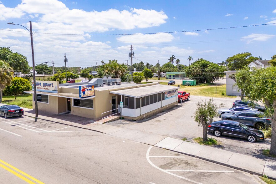 149 S Lake Ave, Pahokee, FL à vendre - Photo du bâtiment - Image 2 de 13