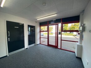 George Henry Rd, Tipton for lease Interior Photo- Image 2 of 9