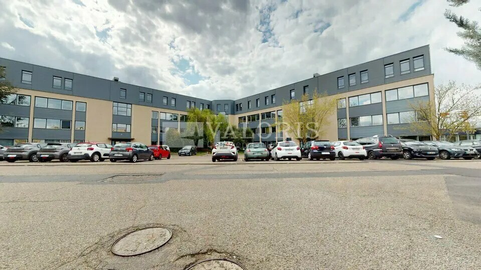 Office in Écully for lease Building Photo- Image 1 of 27