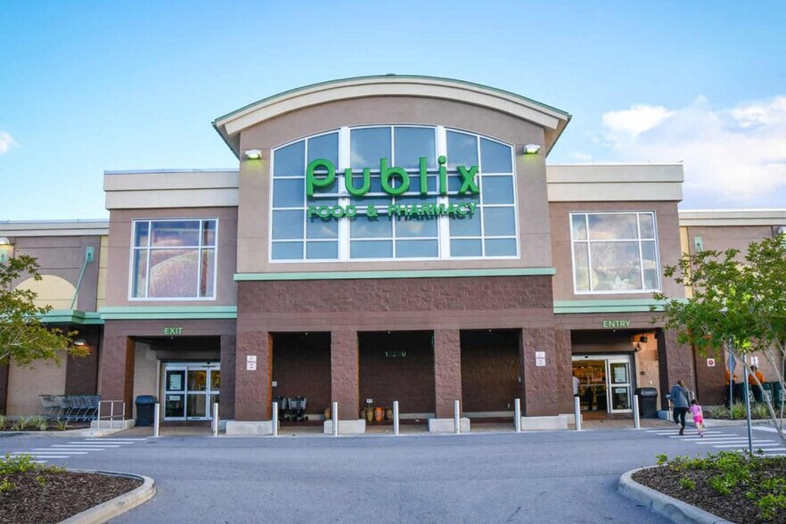 12452 State Road 54, New Port Richey, FL à louer - Photo du bâtiment - Image 3 de 4