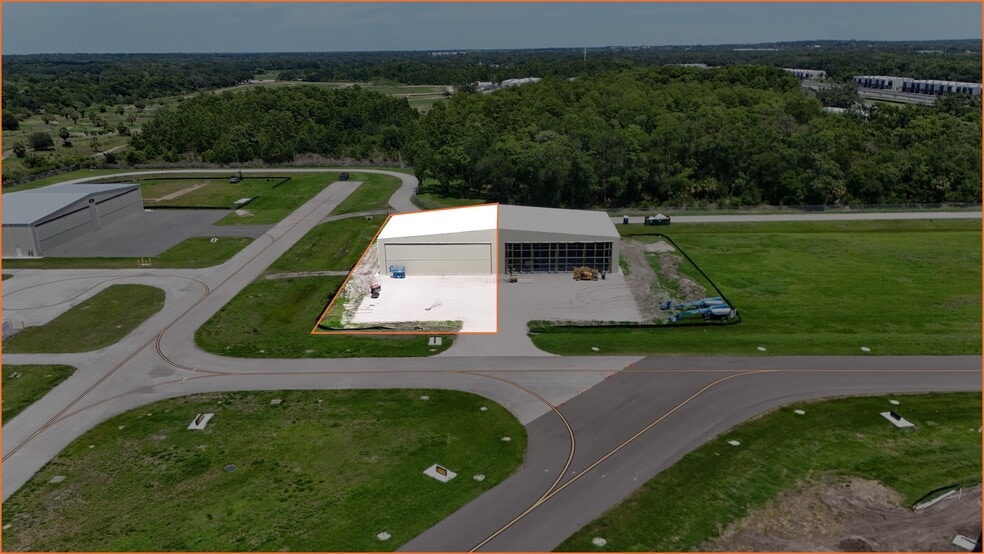 6950 Tampa Executive Arpt Blvd, Tampa, FL à vendre - Photo du bâtiment - Image 2 de 4