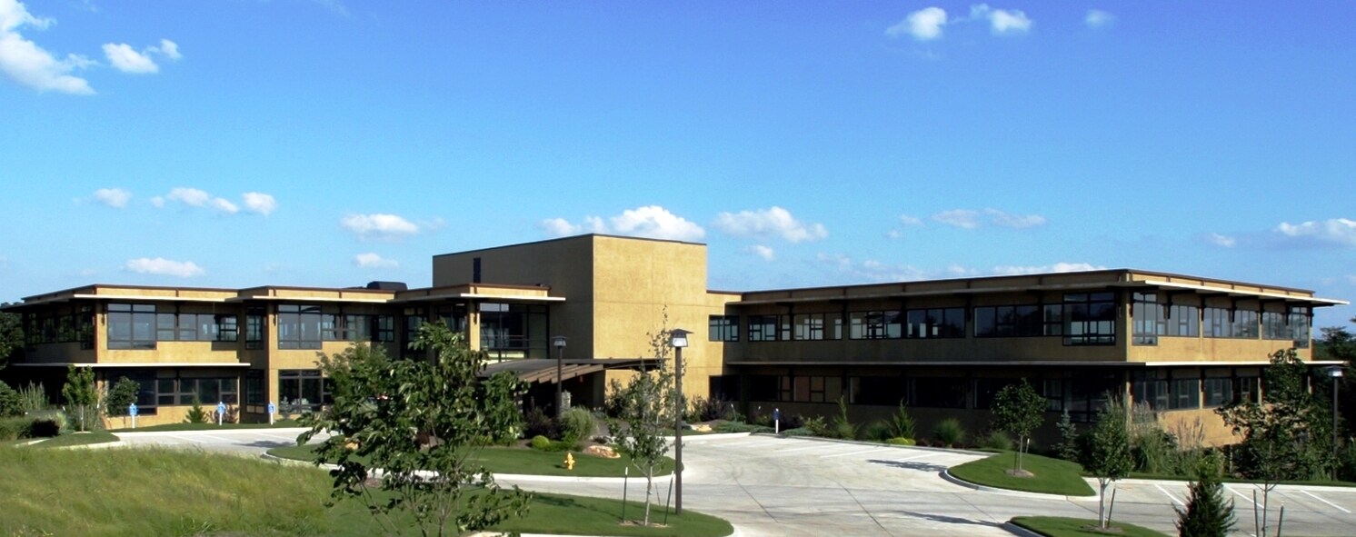 25501 W Valley Pky, Olathe, KS à louer Photo du bâtiment- Image 1 de 37