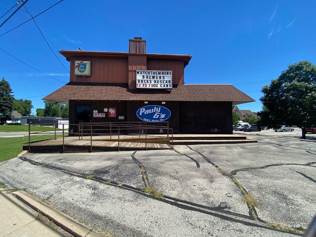 1803 Main St, Green Bay, WI à vendre - Photo du bâtiment - Image 2 de 32
