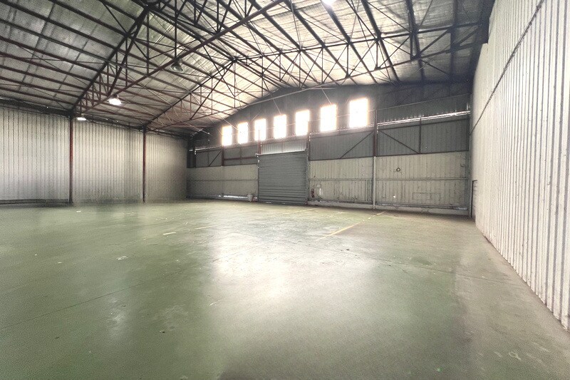 Flex in Nîmes for lease - Interior Photo - Image 3 of 8