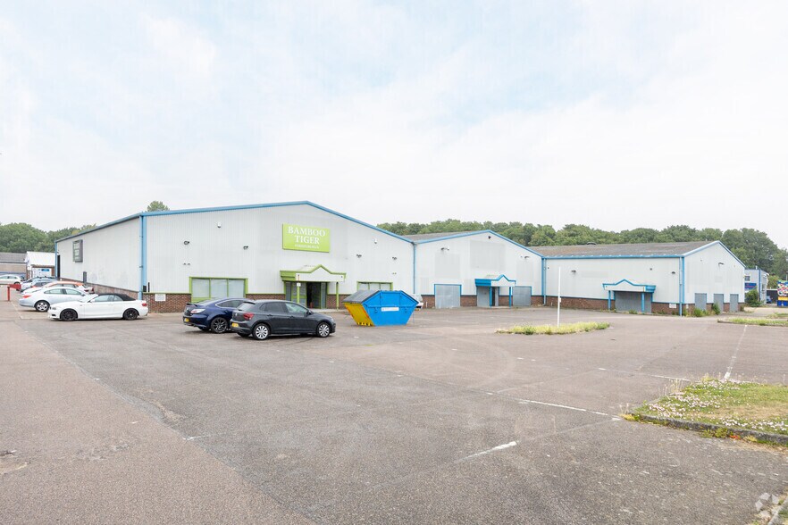 4A-4C Simmonds Rd, Canterbury à louer - Photo du bâtiment - Image 2 de 6