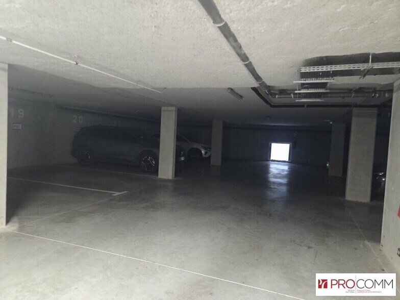 Office in Sainte Foy Les Lyon for lease - Building Photo - Image 3 of 3