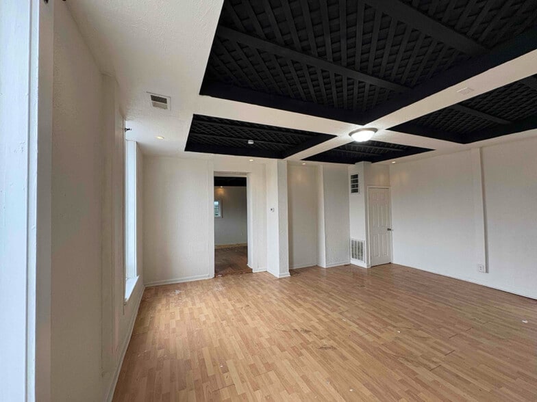 621 N Fulton Ave, Evansville, IN for sale - Building Photo - Image 2 of 10