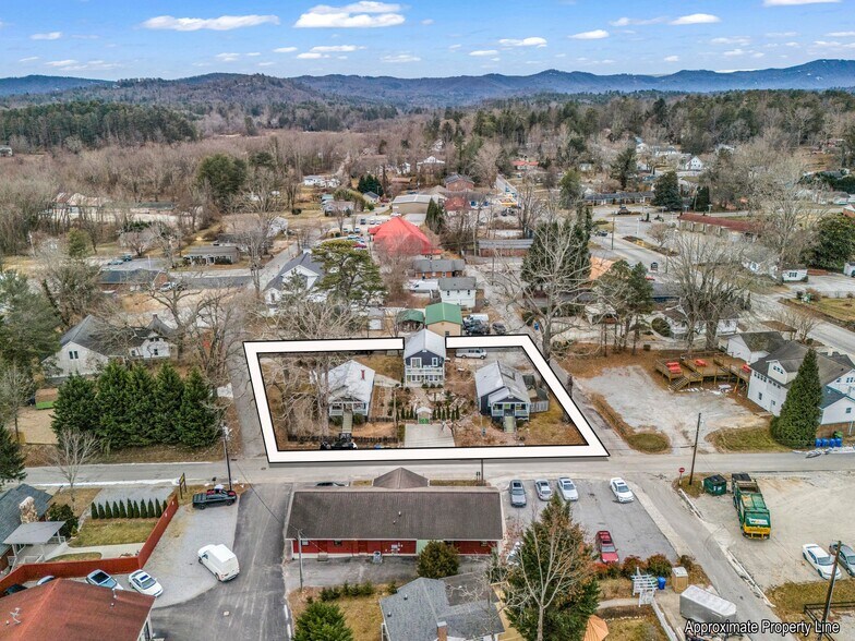 302 Davis St, Hendersonville, NC à vendre - Aérien - Image 3 de 15