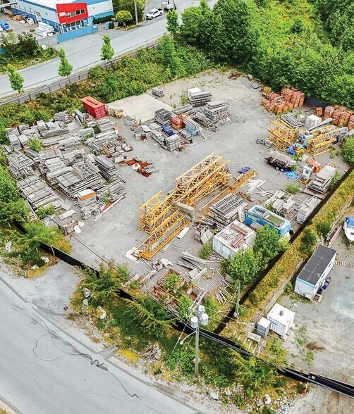 13170 Katonien St, Maple Ridge, BC à vendre - Photo du bâtiment - Image 2 de 4