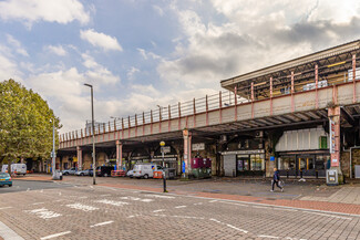 Plus de détails pour Grant Rd, London - Industriel/Logistique à louer