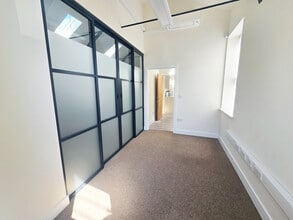 162 Church St, Cliffe for lease Interior Photo- Image 1 of 6
