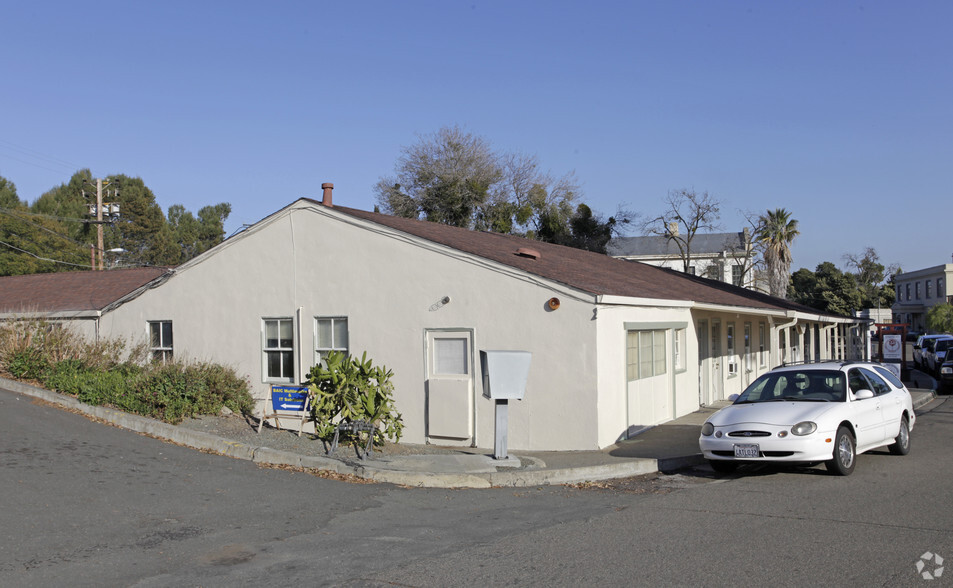 949 Grant St, Benicia, CA for lease - Building Photo - Image 1 of 2