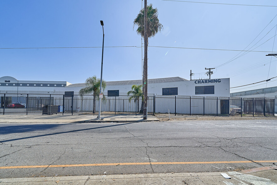 1705-1707 E 20th St, Los Angeles, CA for lease - Building Photo - Image 1 of 43