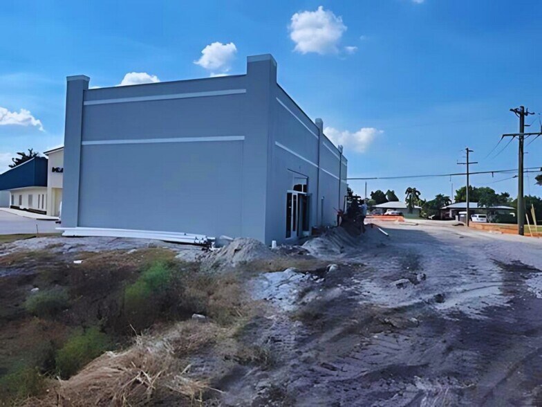612 S Main St, Belle Glade, FL à louer - Photo du bâtiment - Image 2 de 4