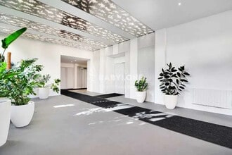 Office in Malakoff for lease Interior Photo- Image 1 of 2