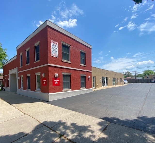 105 E Burlington St, Riverside, IL for lease Building Photo- Image 1 of 12