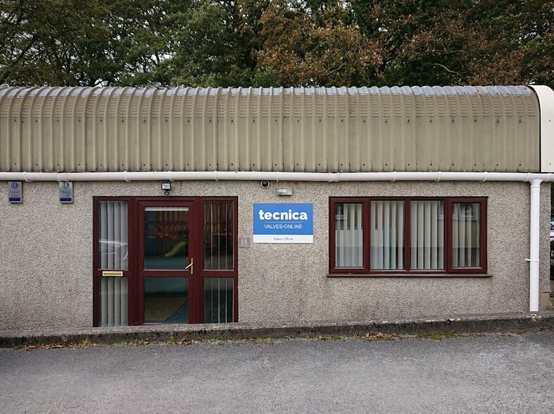 4 Stoke Hl, Yelverton for lease - Building Photo - Image 1 of 2