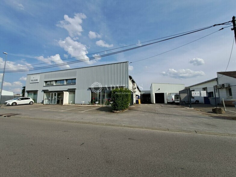 Flex dans Carquefou à louer - Photo du bâtiment - Image 1 de 13
