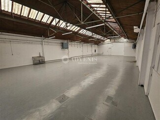 Plus de détails pour Local d'activités à louer