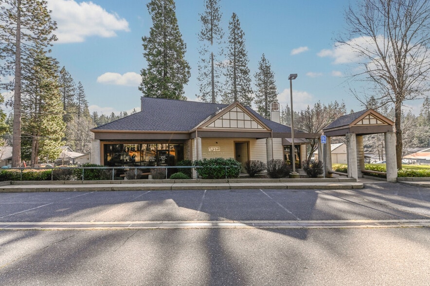 1111 Dunbar Rd, Arnold, CA for sale - Primary Photo - Image 1 of 34