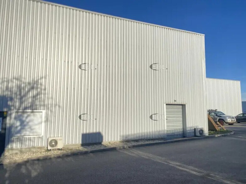 Industriel dans Brignais à louer - Photo du bâtiment - Image 2 de 12