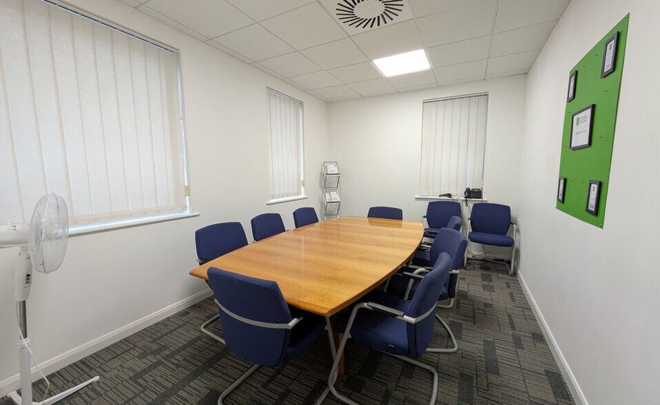 Blackbrook Park Ave, Taunton for lease - Interior Photo - Image 3 of 8