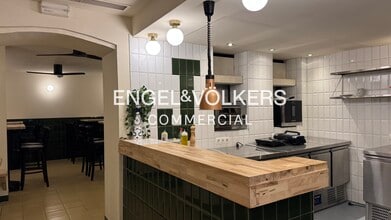 Retail in Barcelona, Barcelona for lease Interior Photo- Image 2 of 9