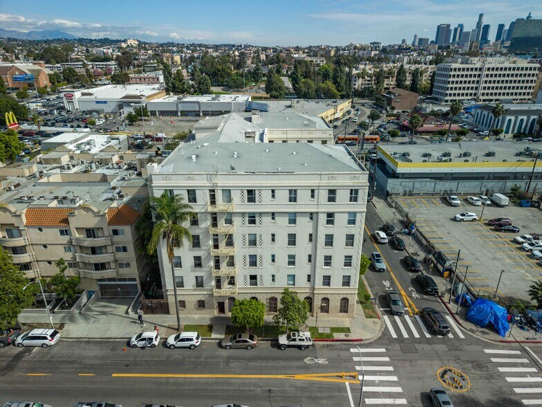 3333 W 4th St, Los Angeles, CA à vendre - Photo du bâtiment - Image 2 de 32