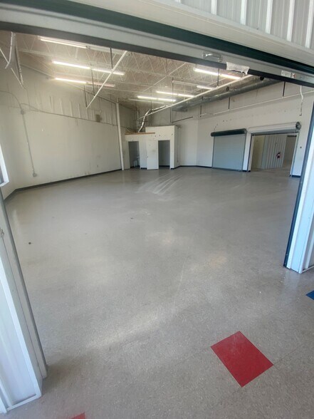 5701 Yadkin Rd, Fayetteville, NC à louer - Photo du bâtiment - Image 1 de 8