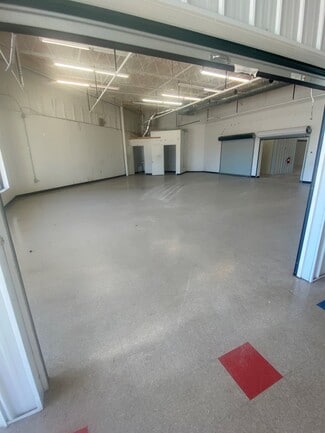 Plus de détails pour 5701 Yadkin Rd, Fayetteville, NC - Commerce de détail à louer