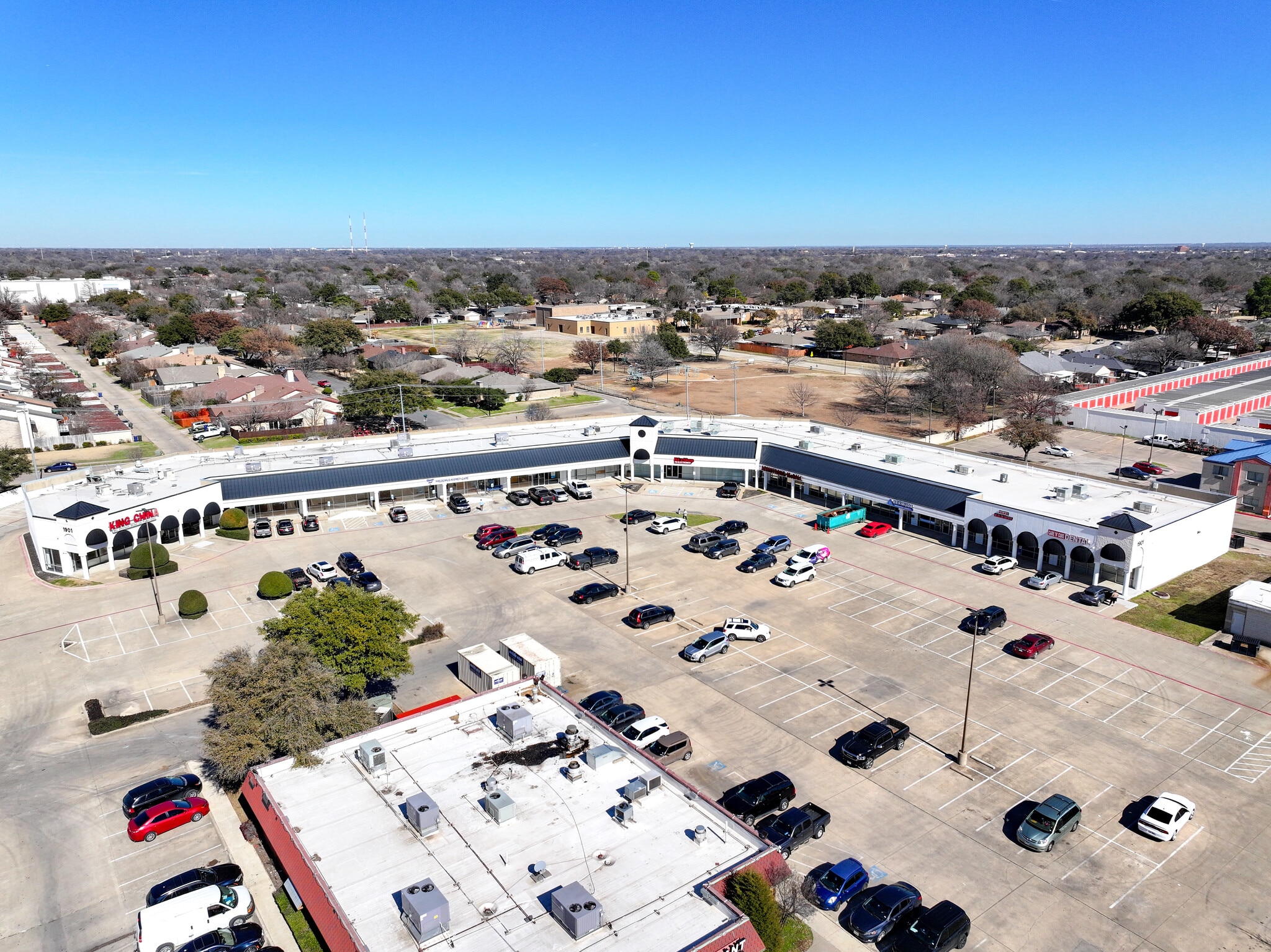 1901 W Northwest Hwy, Garland, TX à louer Photo principale- Image 1 de 11