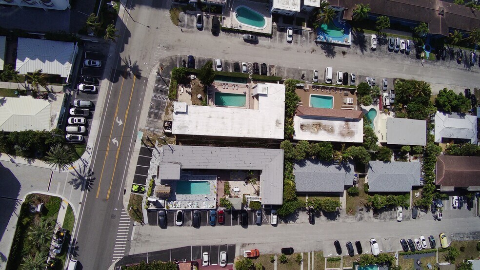 831 N Ocean Blvd, Pompano Beach, FL à vendre - Photo du bâtiment - Image 2 de 12