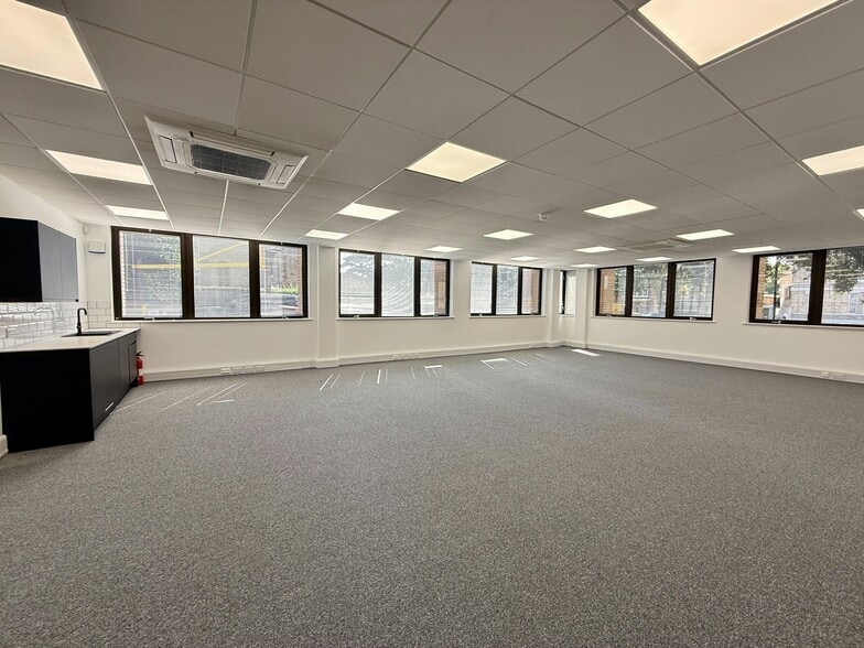 2 Poole Rd, Bournemouth for lease - Building Photo - Image 3 of 6