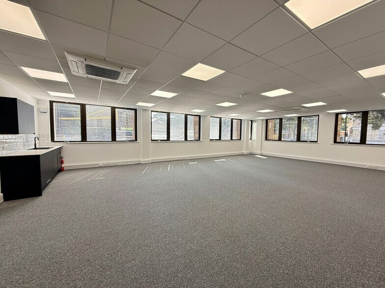 2 Poole Rd, Bournemouth à louer - Photo du bâtiment - Image 3 de 6