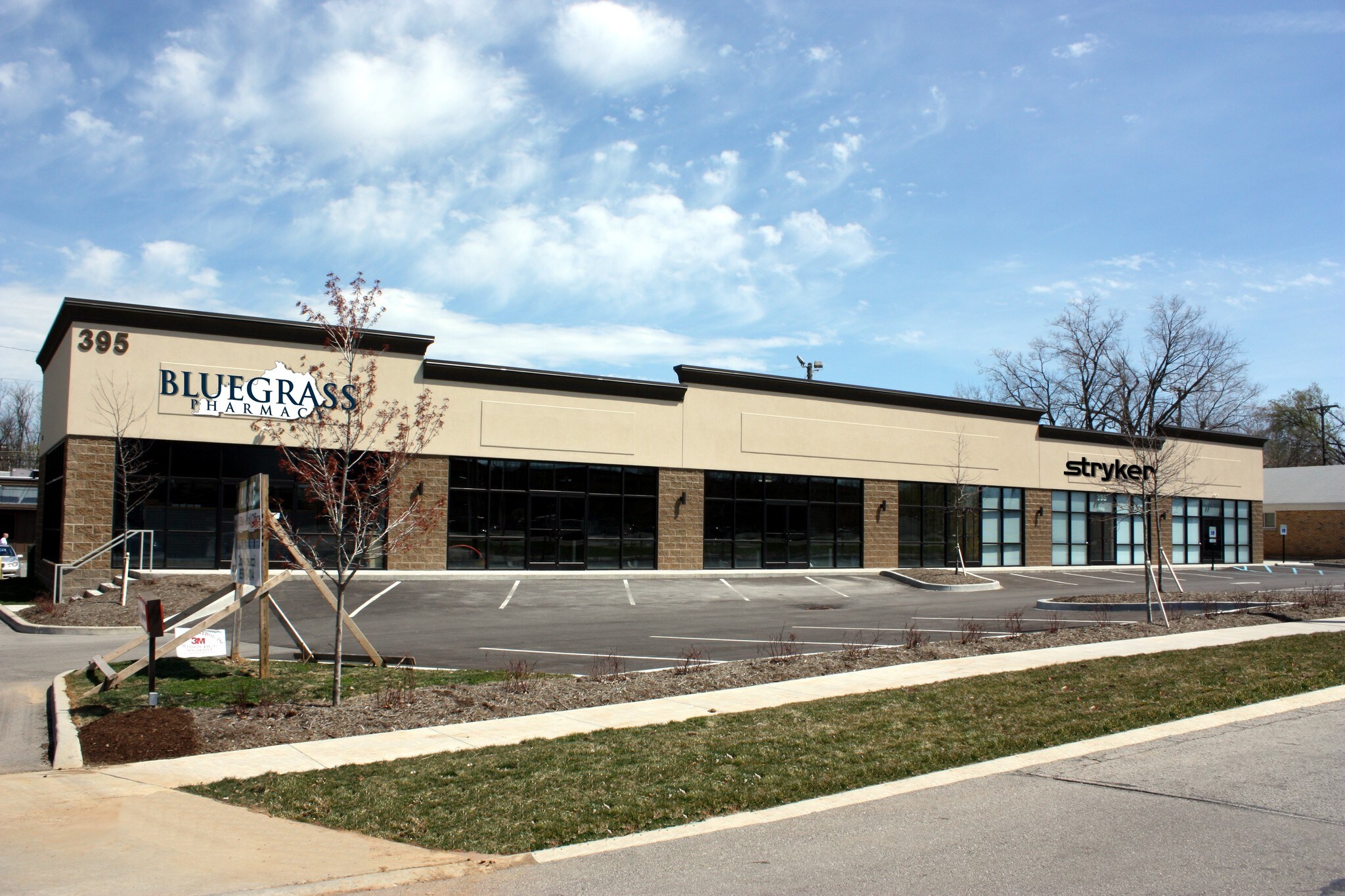 395 Elaine Dr, Lexington, KY for lease Primary Photo- Image 1 of 11