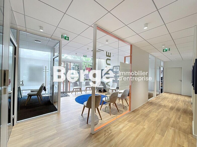 Retail in Antibes for sale - Interior Photo - Image 3 of 9