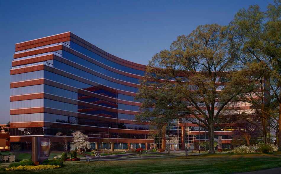 6075 Poplar Ave, Memphis, TN for lease - Building Photo - Image 2 of 22