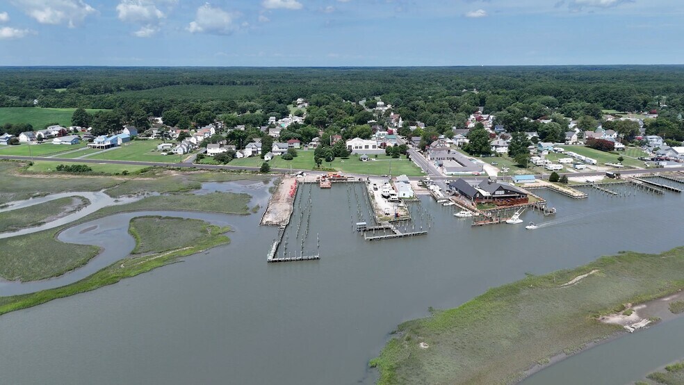 15 Atlantic Ave, Wachapreague, VA à vendre - Vidéo sur l’inscription commerciale - Image 2 de 14