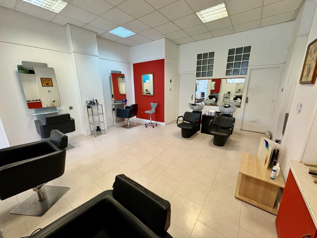 94 Marchont Rd, Edinburgh for lease Interior Photo- Image 1 of 3