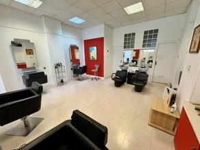 94 Marchont Rd, Edinburgh for lease Interior Photo- Image 1 of 3