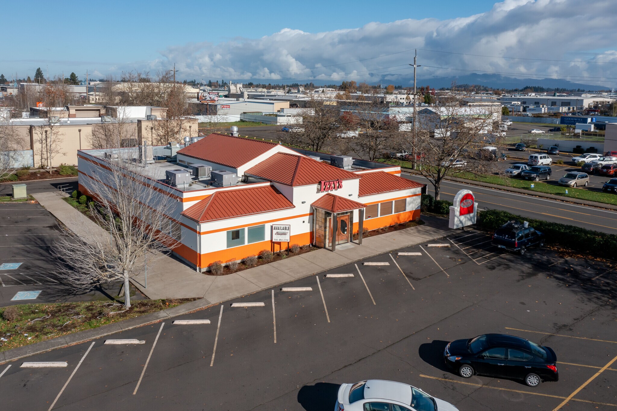 950 Seneca Rd, Eugene, OR à vendre Photo du bâtiment- Image 1 de 8
