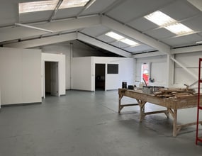 2 St Barnabas Ln, Sheffield for lease Interior Photo- Image 2 of 4